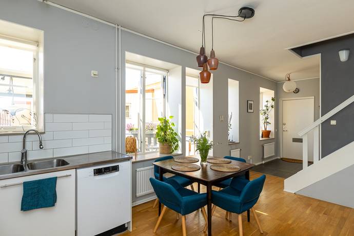 3 rum lägenhet på Adelsgatan 21 D Visby Innerstad, Gotlands kommun - bild 4