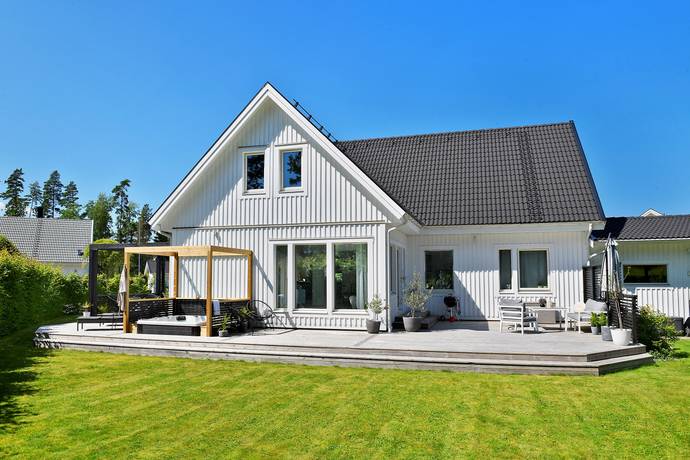 5 rum villa på Hjortvägen 6 Grästorp, Grästorps kommun - bild 1