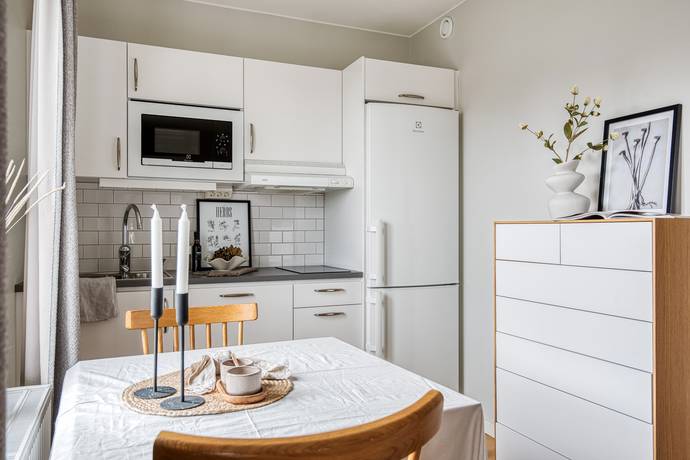 1 rum lägenhet på Diktarvägen 13 Huvudsta - Ingenting, Solna kommun - bild 3