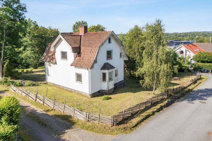 villa på Lindomebyvägen 10 Lindome, Mölndals kommun - bild 1