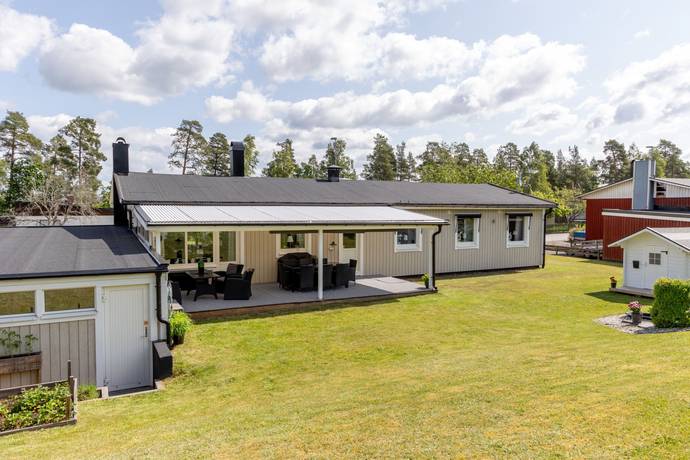 5 rum Villa på Skogsrundan 38 Ekeberg Hultsfreds kommun - bild 2