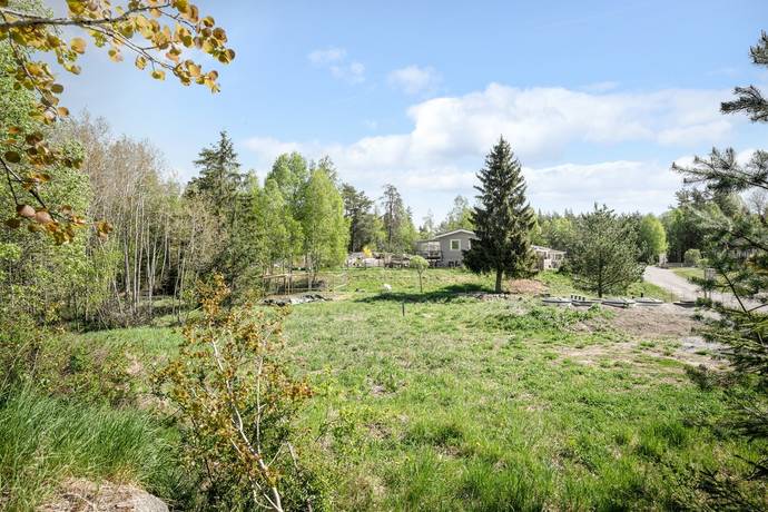 tomt på Nytorpsvägen 12 Alsike, Knivsta kommun - bild 1