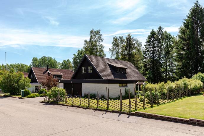 5 rum Villa på Drottningholmsvägen 12 Marieberg Örebro kommun - bild 1