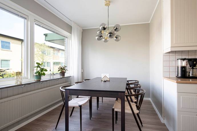3 rum lägenhet på Dragverksgatan 21 Bäckby, Västerås kommun - bild 3