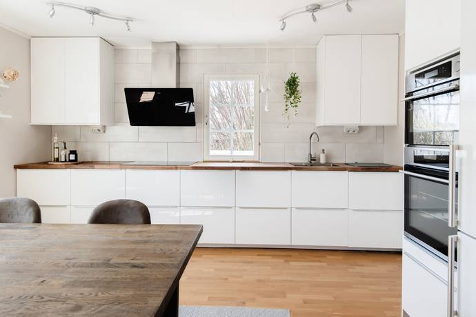 8 rum villa på Översättravägen 13 Skärgårdsstad, Österåkers kommun - bild 5