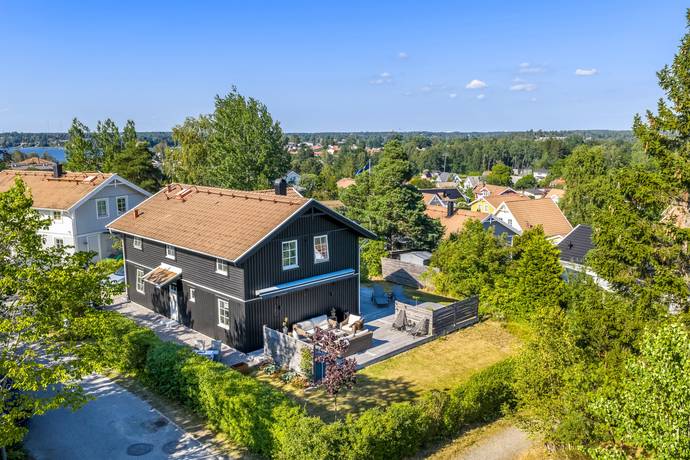 6 rum villa på Barkvägen 7 Kyrkviken, Haninge kommun - bild 2