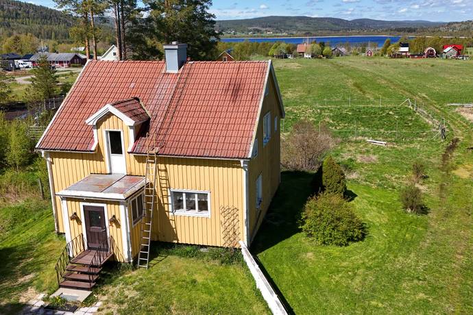 4 rum gård med jordbruk på Bredånger 142 Köpmanholmen, Örnsköldsviks kommun - bild 2