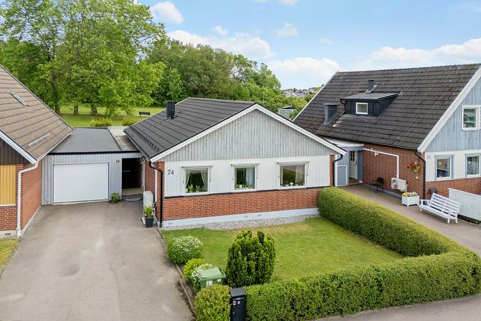4 rum villa på Sadelmakarvägen 24 Brottsta, Eskilstuna kommun - bild 1