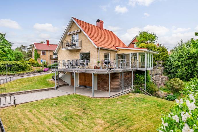 5 rum villa på Tallskogsvägen 22 Skoftebyn, Trollhättans kommun - bild 1
