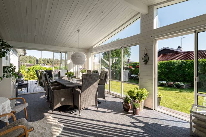 10 rum villa på Rödklintsgatan 11 Nya Hjärsta, Örebro kommun - bild 4