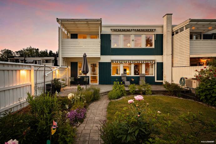 6 rum parhus på Erikslundsvägen 124 Erikslund, Täby kommun - bild 1
