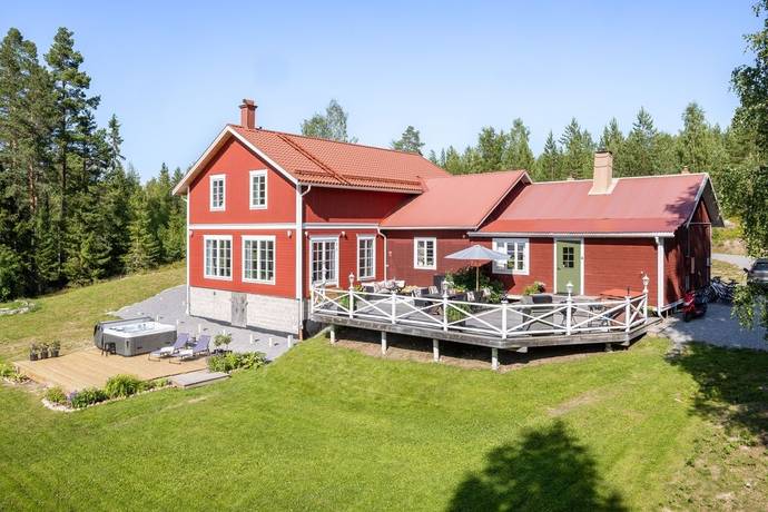 8 rum villa på Skridsvik Granvägen 4 Järvsö, Ljusdals kommun - bild 1