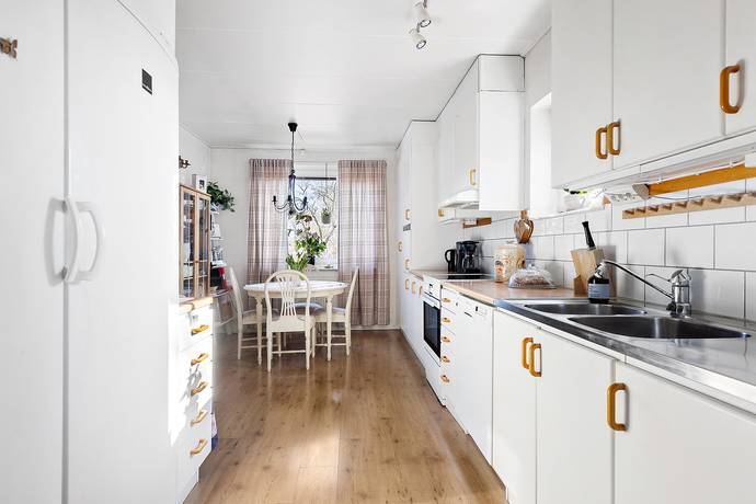 4 rum Radhus på Mellringevägen 26 Örebro kommun - bild 13
