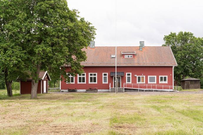 11 rum villa på Norra Hökhuvudsvägen 2 Gimo, Östhammars kommun - bild 1