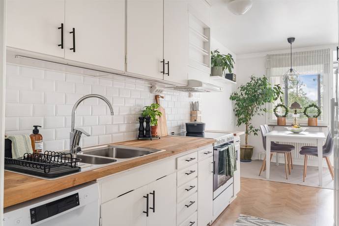 3 rum lägenhet på Åkerbyvägen 130 Täby Centrum, Täby kommun - bild 3