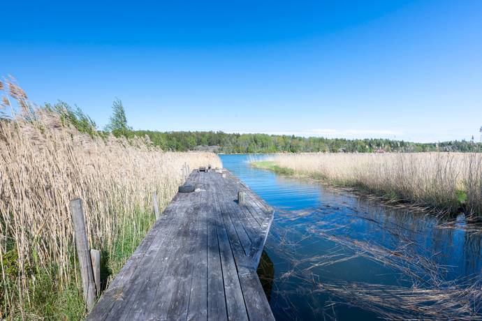 4 rum gård utan jordbruk på Bredstäk Lisö, Nynäshamns kommun - bild 2
