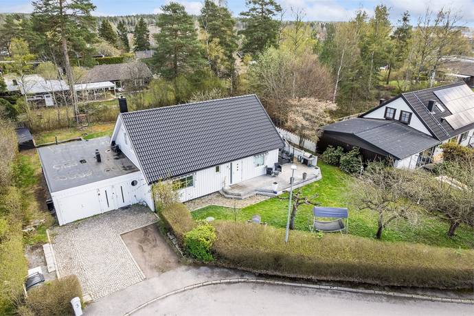 7 rum villa på Hästhovsvägen 3 Bro - Finnsta, Upplands-Bro kommun - bild 2