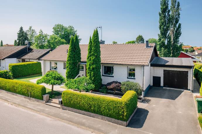 4 rum villa på Lindhultsgatan 5 Mariestad, Mariestads kommun - bild 1