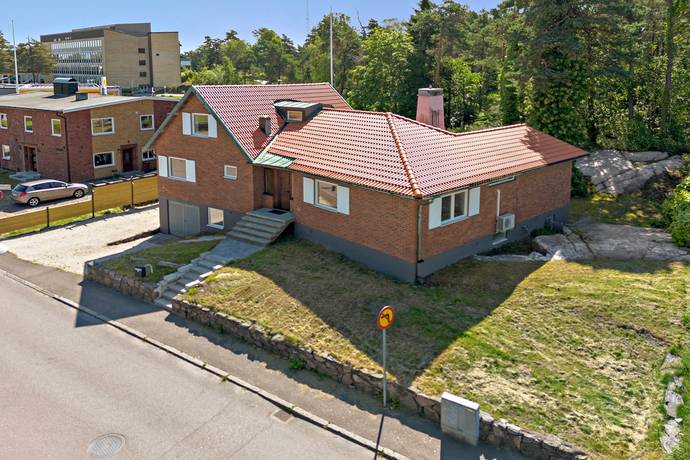5 rum villa på Mjölnaregatan 26 Centralt, Trollhättans kommun - bild 2