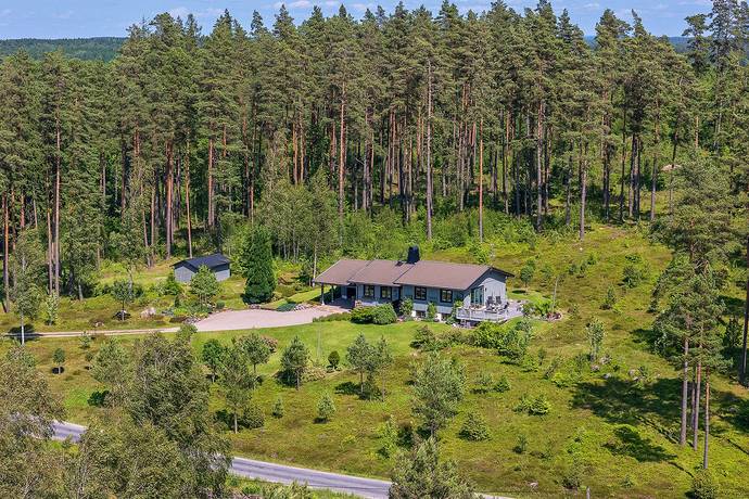 5 rum villa på Kvinnestad Tormundgärde 8 Östra Vårgårda, Vårgårda kommun - bild 1