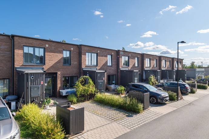 5 rum radhus på Blockhusvägen 77 Skarpäng, Täby kommun - bild 2
