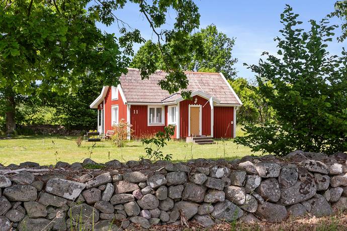 2 rum vinterbonat fritidshus på Hjälmserydsvägen 11 Fågelmara, Karlskrona kommun - bild 1