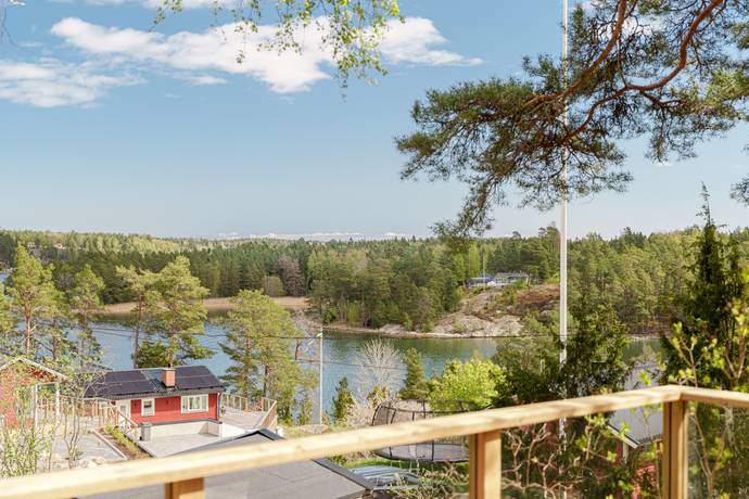 3 rum Vinterbonat fritidshus på Ejderdunsvägen 14 Barnviksnäs Värmdö kommun - bild 1
