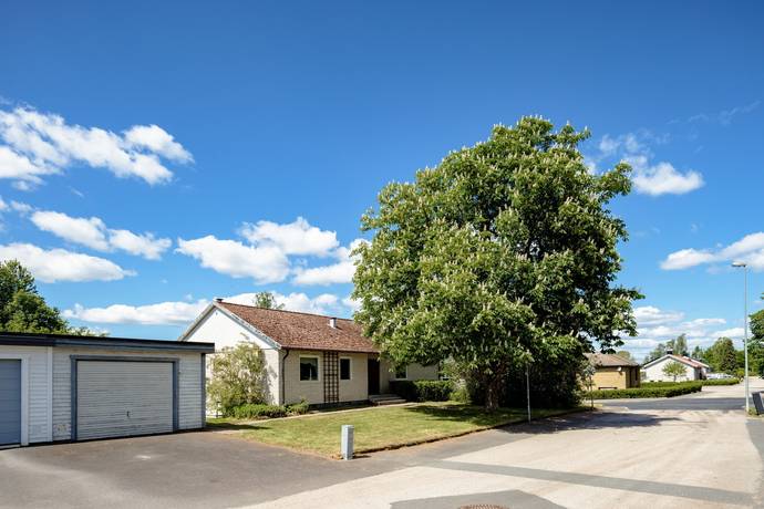4 rum villa på Oskarsgatan 17 Amerika/Nylund, Värnamo kommun - bild 1