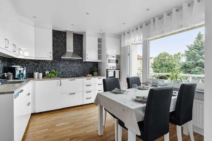 3 rum lägenhet på Sommarvägen 12 Centrum, Vallentuna kommun - bild 2