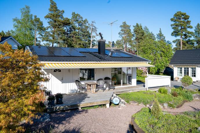 7 rum fritidshus på Saxarfjärdsvägen 9 Ljusterö-Kårnäs, Österåkers kommun - bild 3