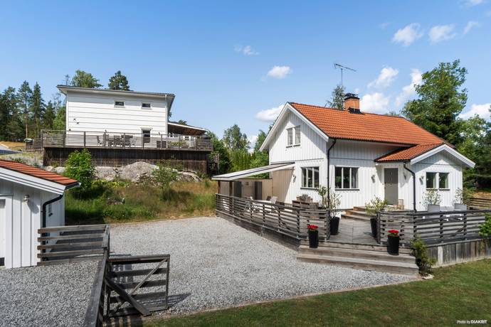 6 rum villa på Sandbäcksvägen 54 Rönninge, Salems kommun - bild 2