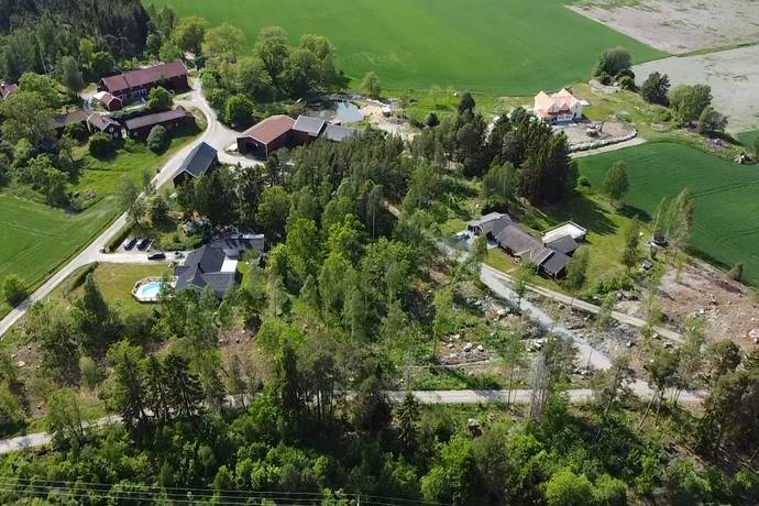 tomt på Nu finns tillfälle att köpa tomt i Vansö och bygga ditt drömhus med ett lugnt och lantligt läge!   Strängnäs, Strängnäs kommun - bild 1