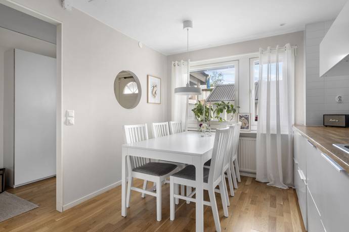 4 rum Radhus på Uranusvägen 35 Skälby Järfälla kommun - bild 11
