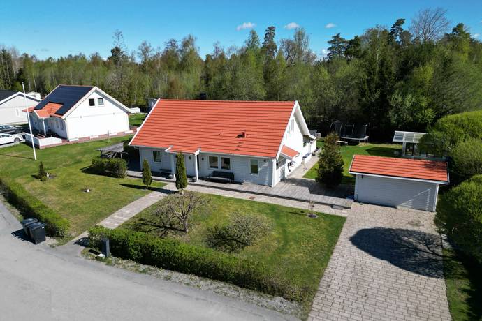 7 rum villa på Kantorsvägen 41 Skokloster Slottsskogen, Håbo kommun - bild 1
