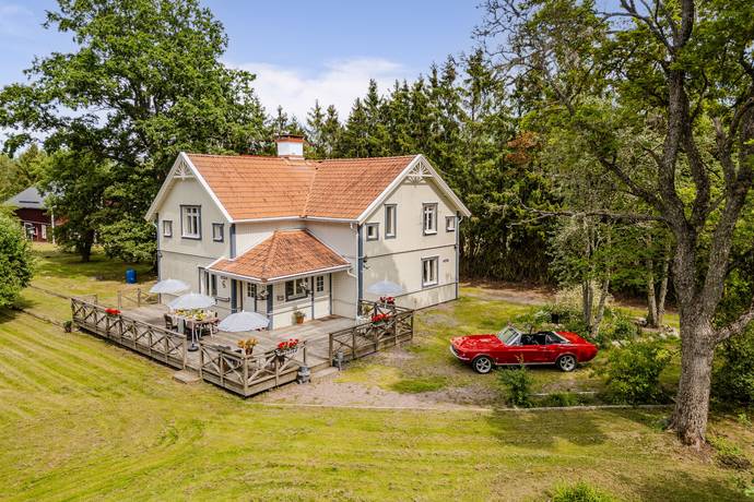 5 rum Gård/skog på Tillbergaby 1 Tillberga Västerås kommun - bild 1