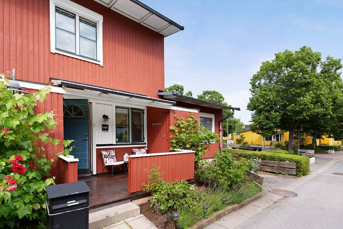 4 rum radhus på Imatragatan 144 Akalla Trädgårdsstaden, Stockholms kommun - bild 1