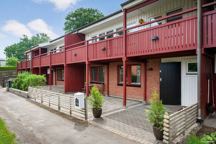 5 rum radhus på Bäckavägen 22B Perstorp, Perstorps kommun - bild 1