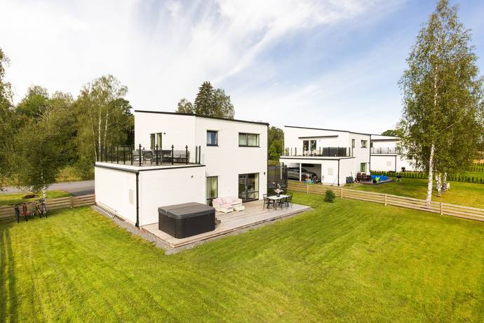 5 rum lägenhet på Akademigårdsvägen 14 Harbo, Heby kommun - bild 1
