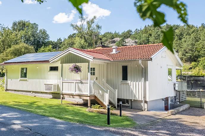 5 rum Villa på Bastubäcksvägen 31 Rörtången/Ödsmålsmosse Kungälvs kommun - bild 1