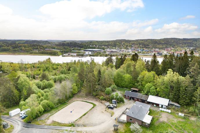 4 rum gård med jordbruk på Häljeröd 170 Häljeröd - Romelanda, Kungälvs kommun - bild 2