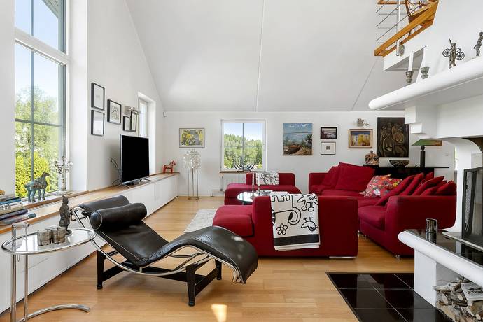 7 rum villa på Bergtorpsvägen 7 Uttran, Botkyrka kommun - bild 2