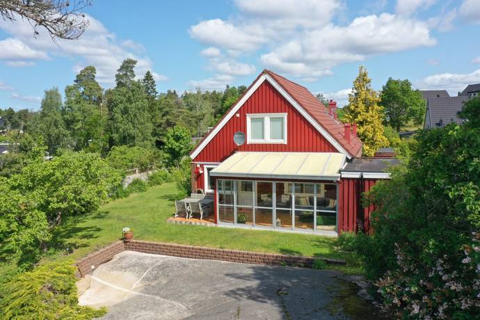 6 rum villa på Gulmåravägen 10 Sjukyrkoberget, Upplands Väsby kommun - bild 1