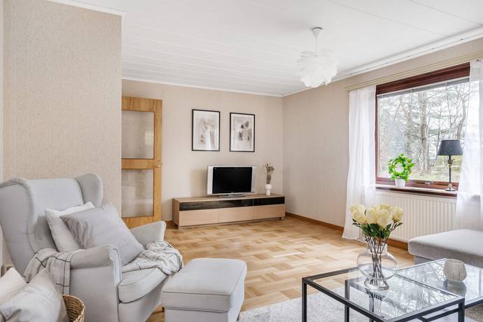 9 rum Villa på Glottervägen 17B-C Åby Norrköpings kommun - bild 6