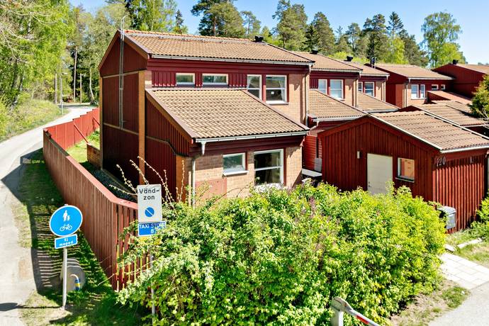 5 rum lägenhet på Lantjägarvägen 120 Tumba, Botkyrka kommun - bild 1