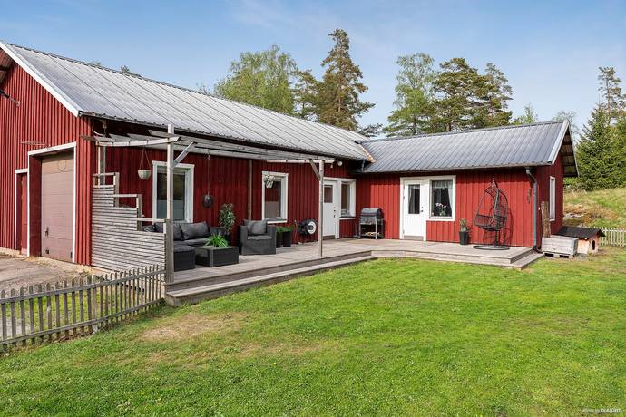 Gård utan jordbruk på Bertshult Lyckan 404 Eskilsby Härryda kommun - bild 3