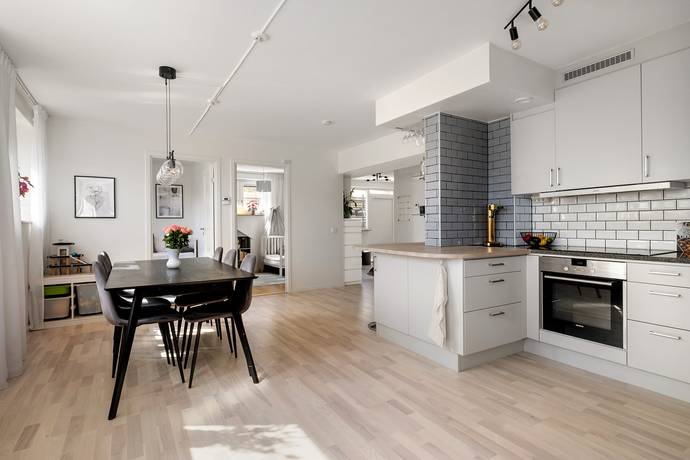 5 rum lägenhet på Sköndalsvägen 128 Sköndal, Stockholms kommun - bild 2