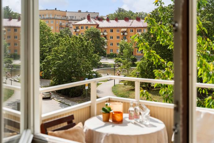 2 rum Lägenhet på Tellusborgsvägen 50, 3 tr Midsommarkransen Stockholms kommun - bild 1