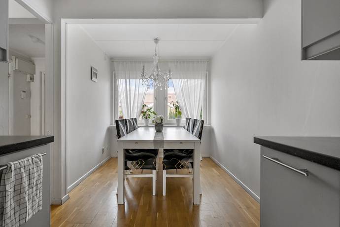 3,5 rum radhus på Kaplanvägen 92 Prästgårdsmarken/Prästhagen, Upplands Väsby kommun - bild 3
