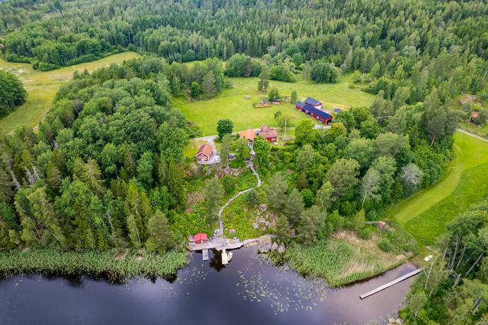 6 rum gård/skog på Långvik Edenslund 407 Långviken, vätterns norra skärgård, Askersunds kommun - bild 1