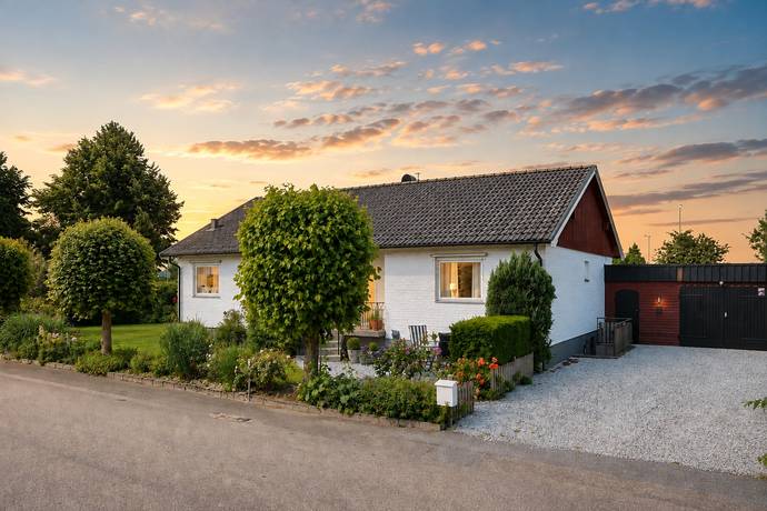Munkhällagatan 12, Munka-Ljungby, Ängelholms kommun